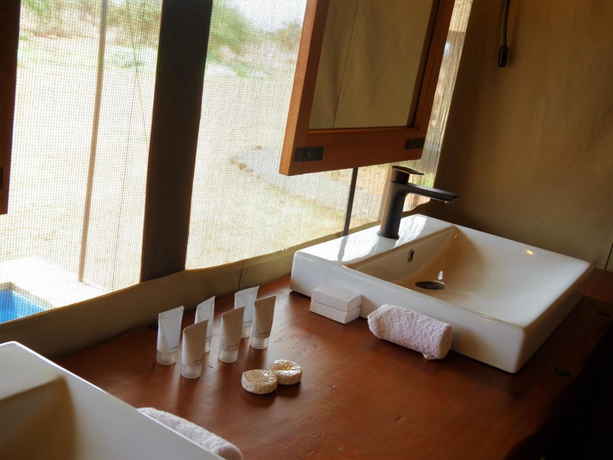 Tulia Amboseli Safari Camp Hotel Екстериор снимка
